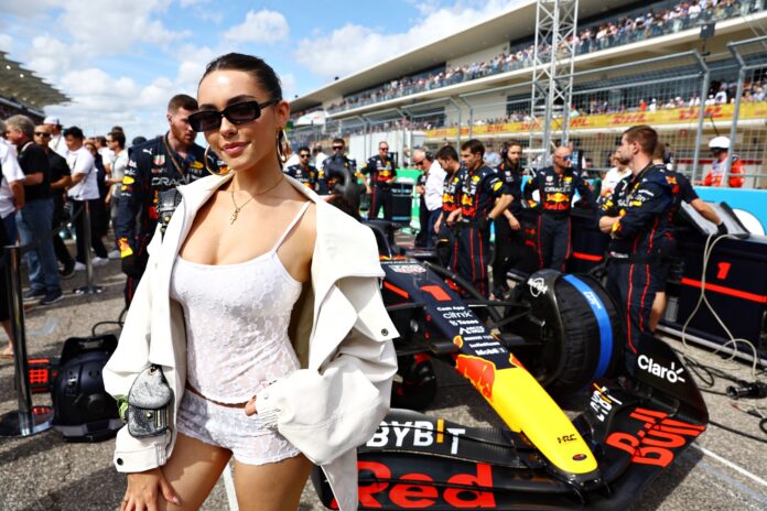 Madison Beer, red bull