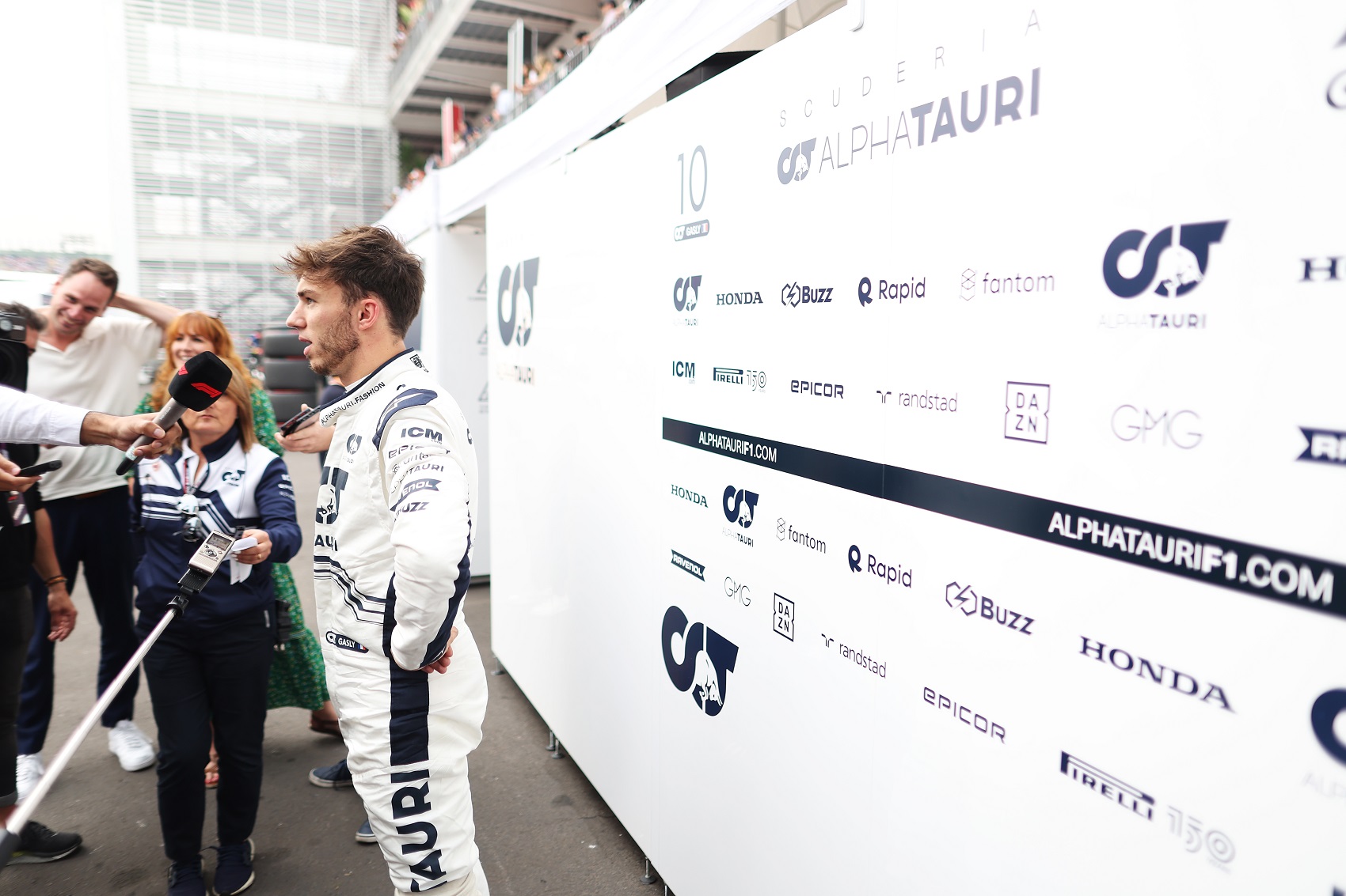 Mindennek van határa: A pofátlan „rajongók” nem valók a paddockba