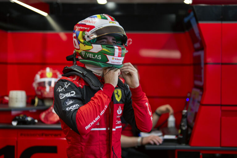 Hangerőt feltekerni: Leclerc meghajthatta Schumacher legendás Ferrariját