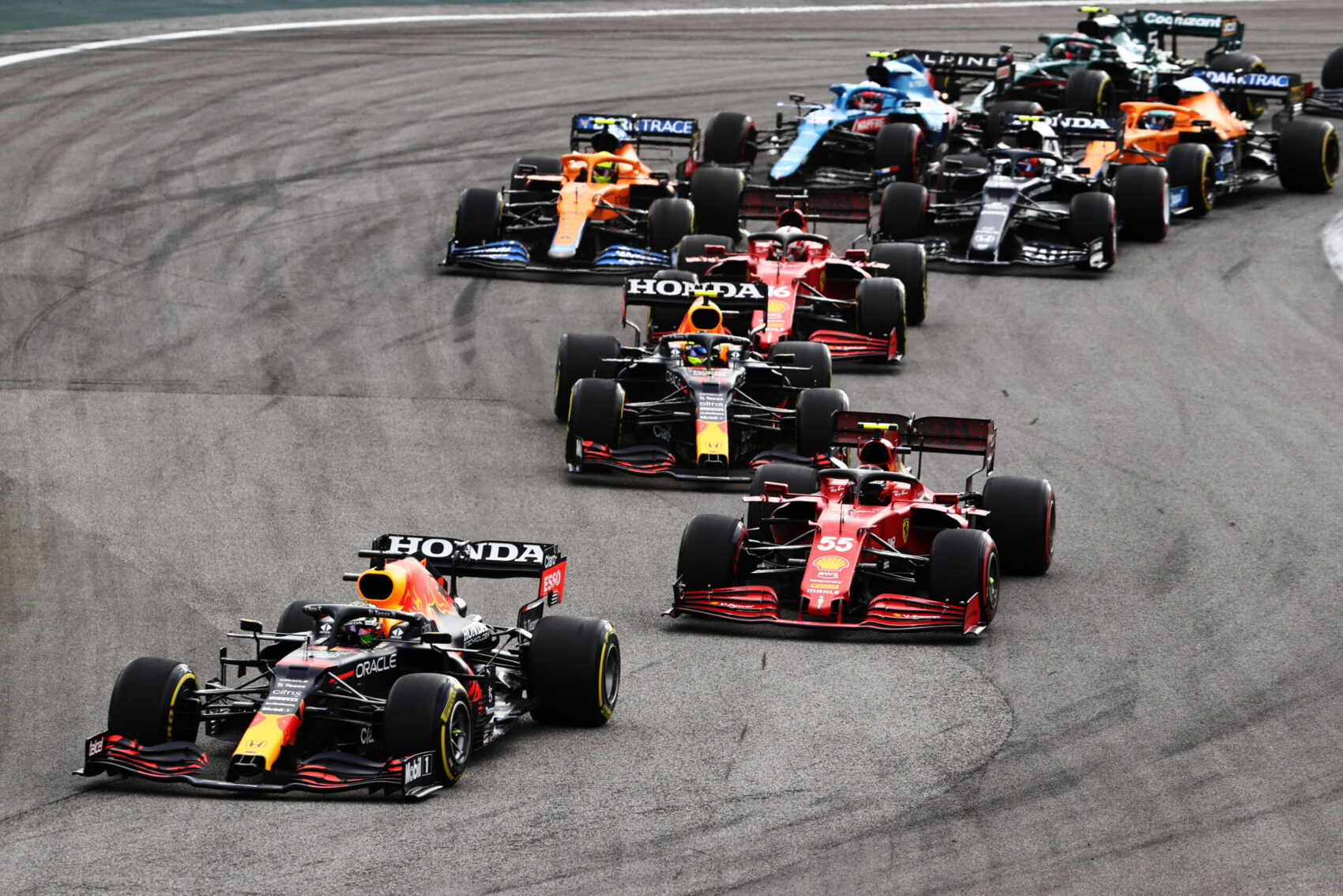 Még az óriási politikai tüntetések sem állhatnak a brazil F1-es verseny útjába