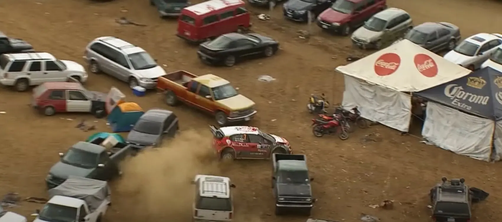 Kris Meeke 9 éve a Power Stage célja előtt hajtott parkolóba