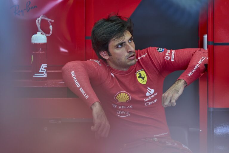 Sainz örül a Leclerc-Vasseur kapcsolatnak, szerinte jót tesz a Ferrarinak