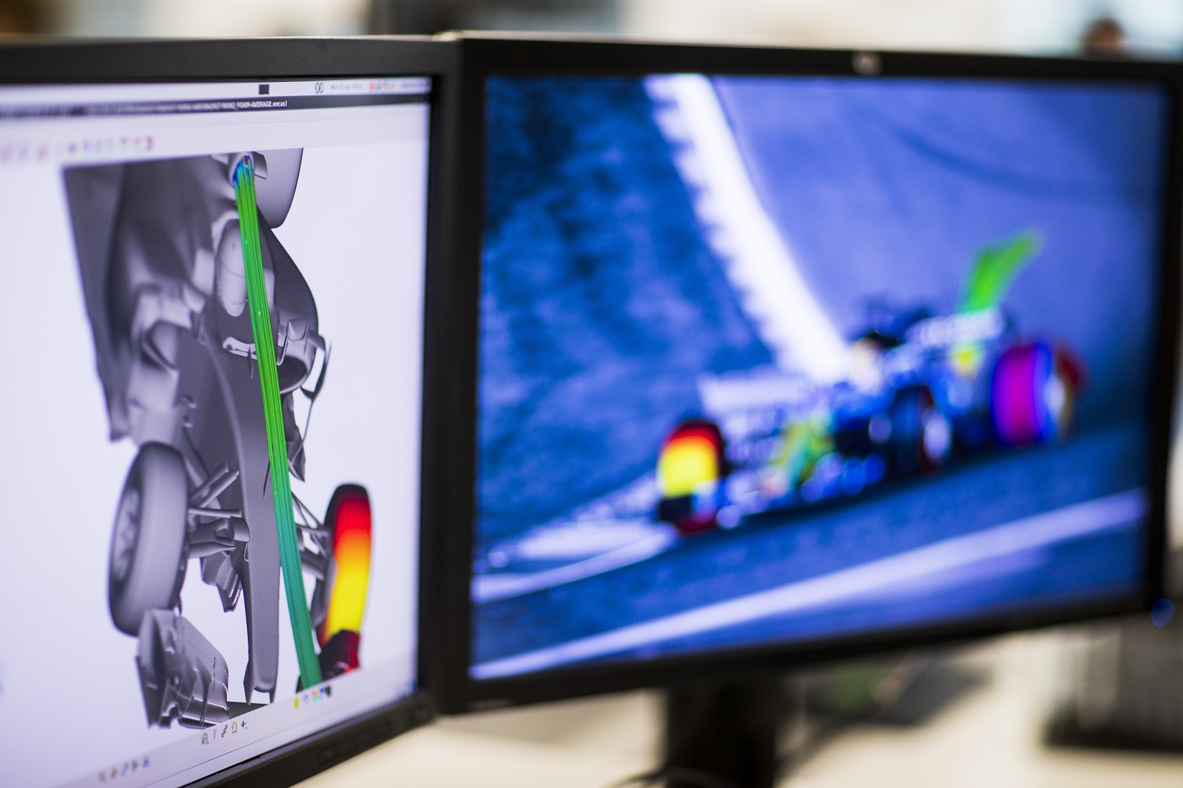 Már dorombol a 2023-as Mercedes W14-es motorja – videóval