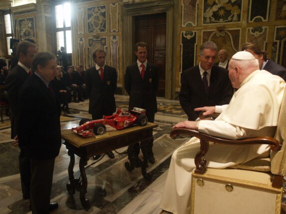 II. János Pál pápa, Michael Schumacher, Rubens Barrichello, Luca di Montezemolo