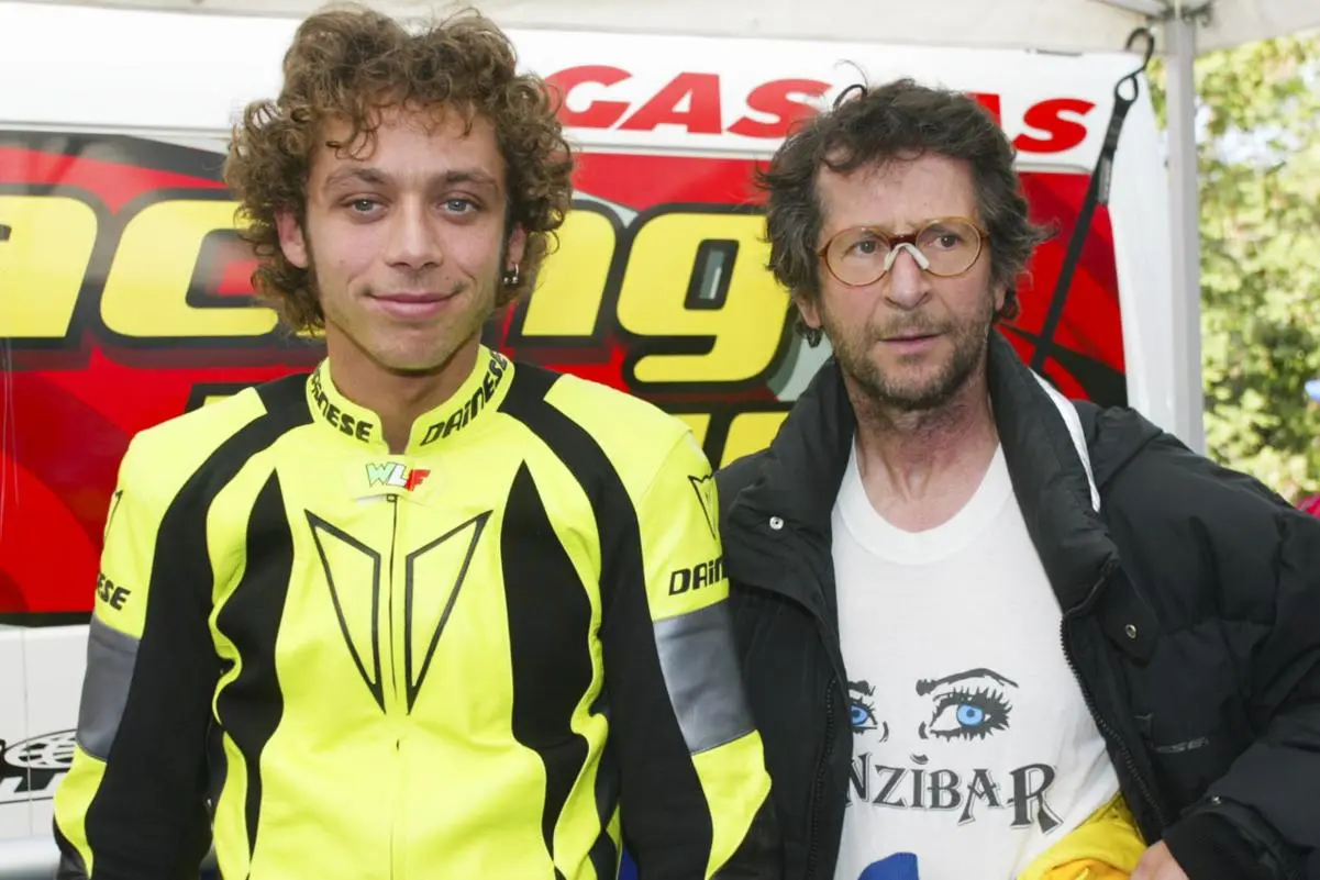Rossi apja is megszólalt a családi konfliktus kapcsán, elcsukló hangon beszélt fiáról