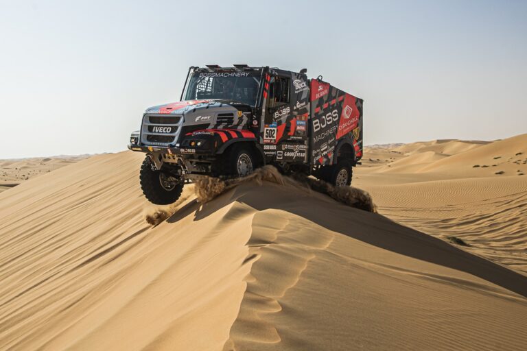 Közúton is elérhető abronccsal nyerték meg az idei Dakart