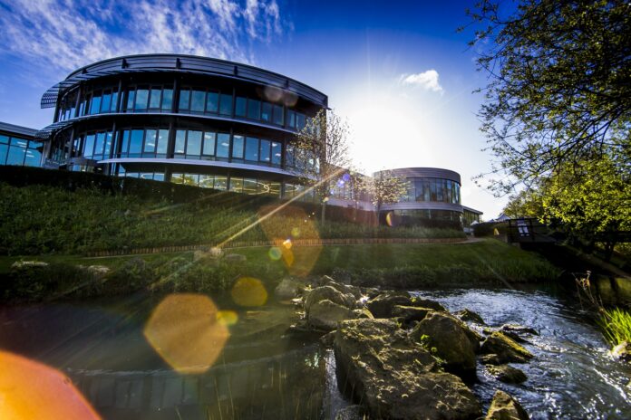 Brackley, Mercedes