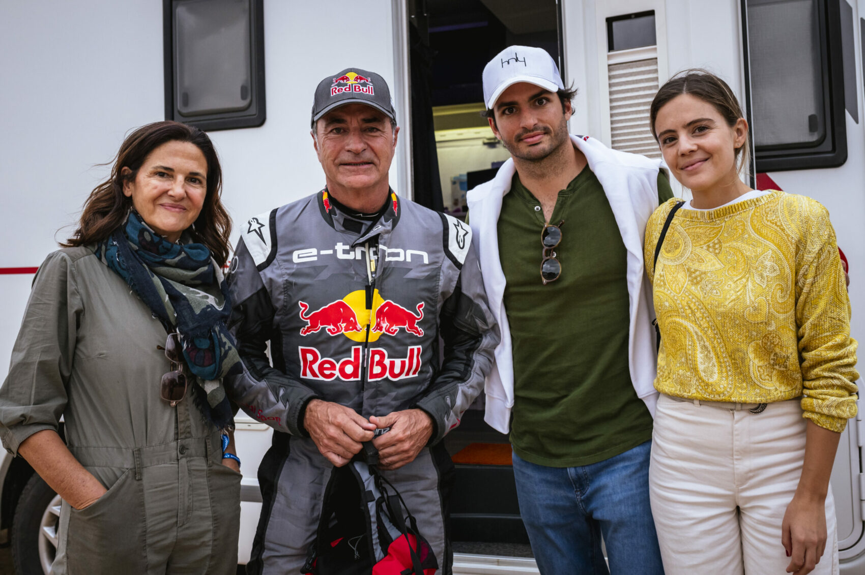 Sainz a helyszínen szurkol édesapjának a Dakar Rally-n