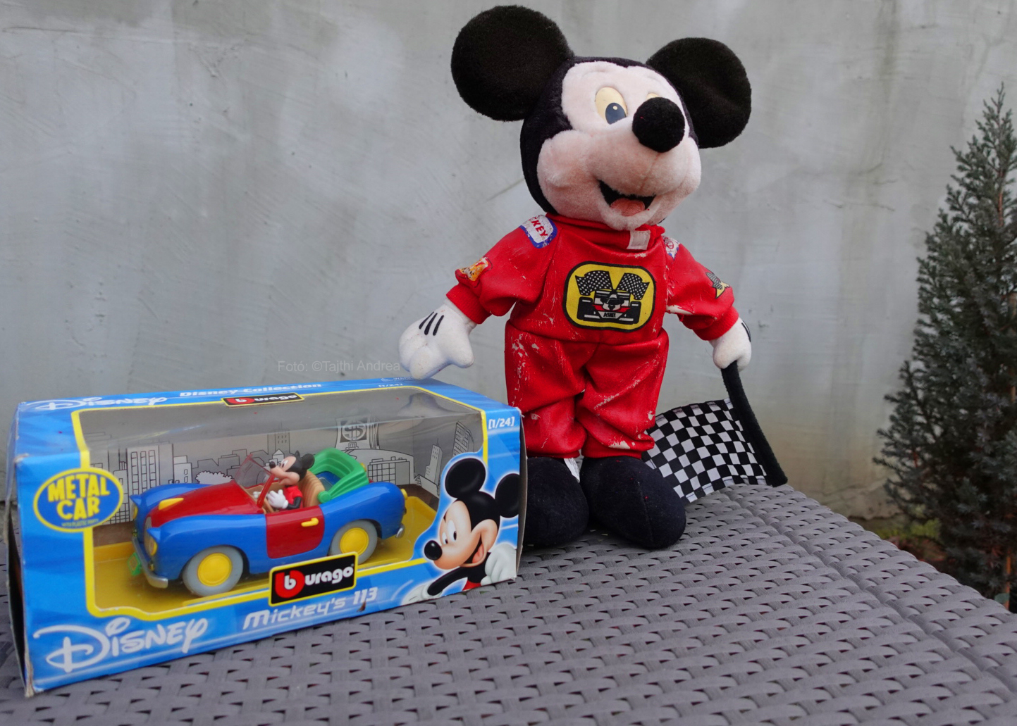 Disney 100: Fittipaldi még Mickey egeres F1-es autót is vezetett!