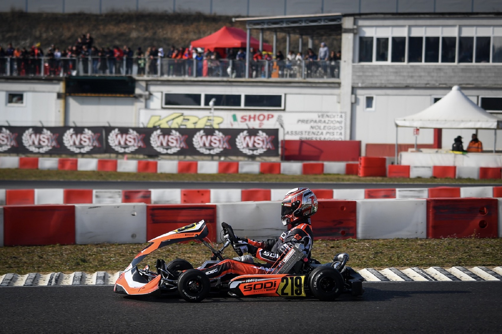 Hideg Ádám: Védekezésből jeles