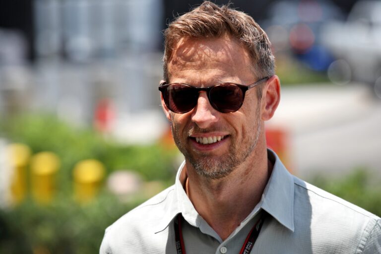 Button megdöntött egy rekordot, még Hamiltonnál is jobbnak bizonyult!