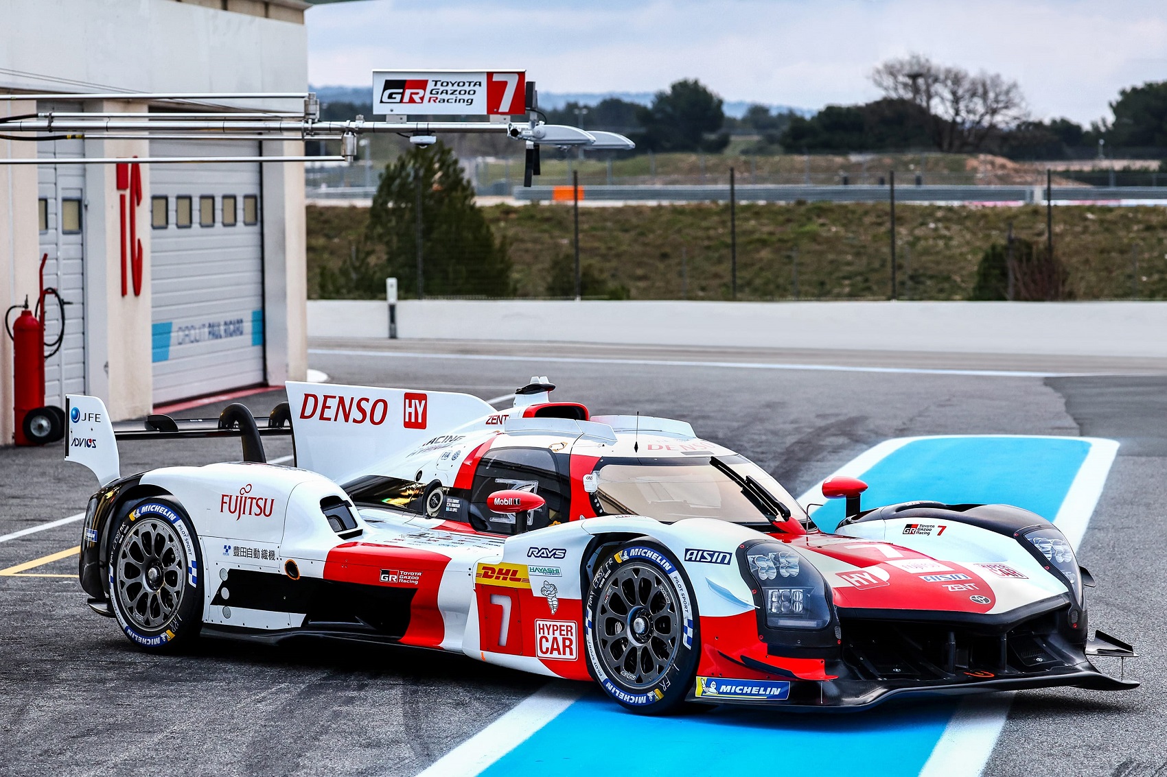 A Toyota Gazoo Racing bemutatta az idei átdolgozott GR010 Hypercart