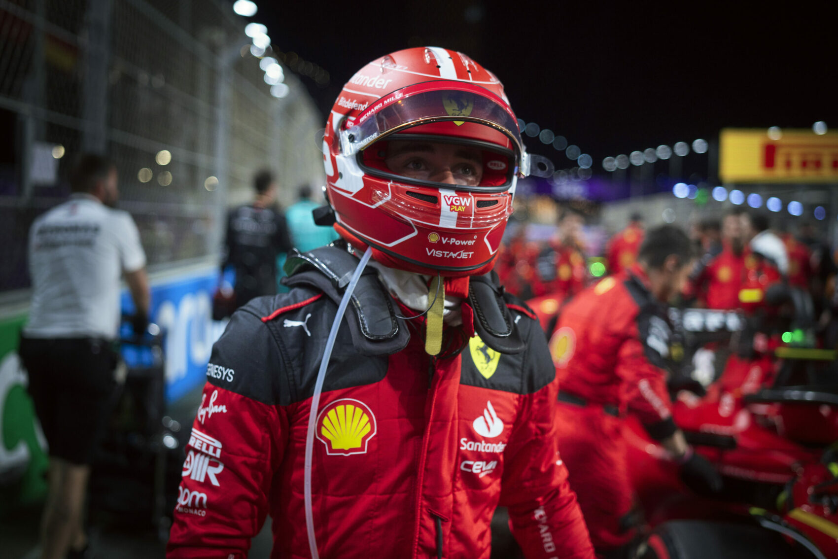 Leclerc-nek kényszerpálya a Ferrari? – az egykori világbajnok szerint igen