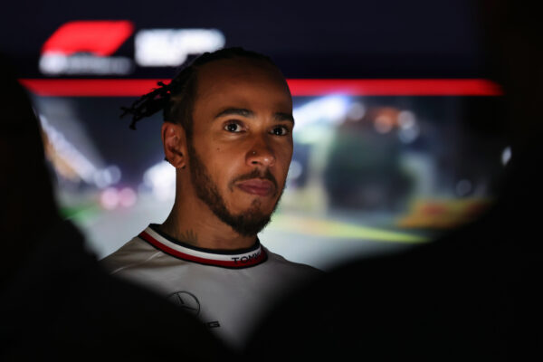Forma-1, Lewis Hamilton, Bahreini Nagydíj 2023, szombat