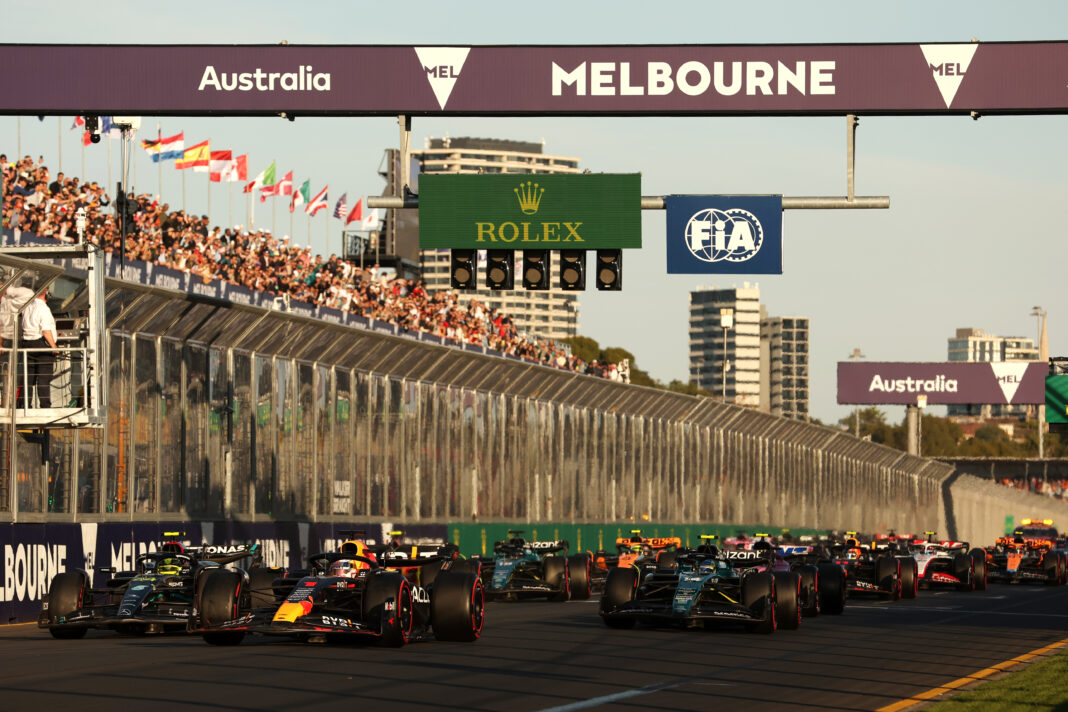 Max Verstappen Red Bull Lewis Hamilton Mercedes Ausztrál Nagydíj rajt