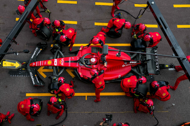 Leclerc megvédte a legjobb ötből is kiszoruló Ferrari stratégiáját
