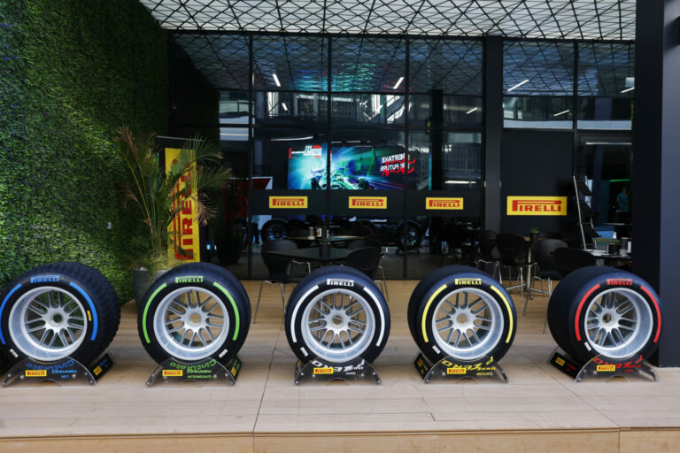 F1 gumik Pirelli