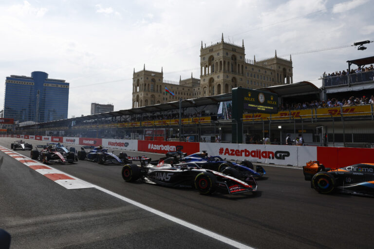 Az Aston Martin ugrása lebeg Magnussen szeme előtt