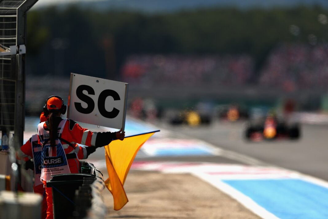 Sárga zászló, SC, Red Bull, yellow flag, FIA