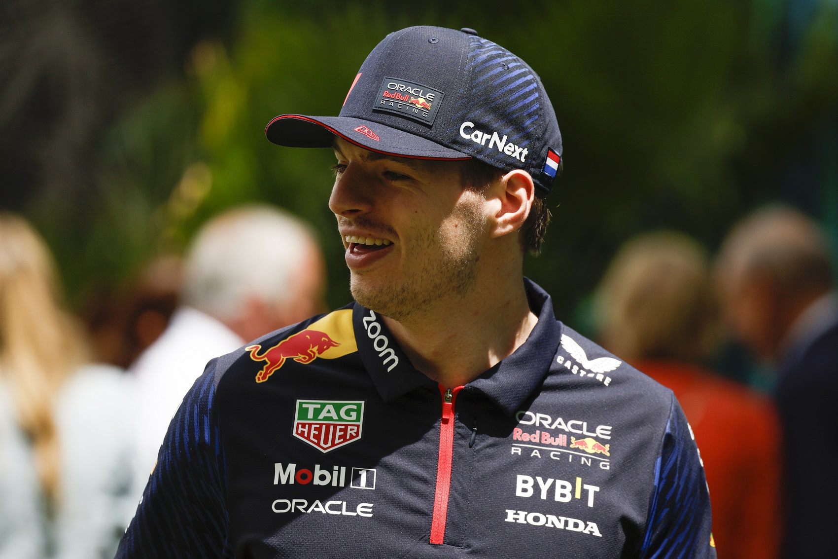 Zseniális ajándékkal lepte meg Verstappent a Red Bull (videó)