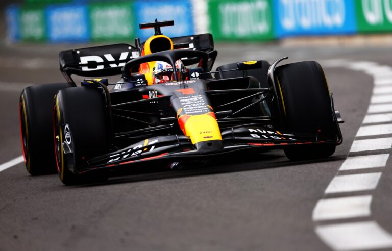 Félreértésen úszhatott el Alonso győzelme, Verstappen nyerte a monacói esőkáoszt