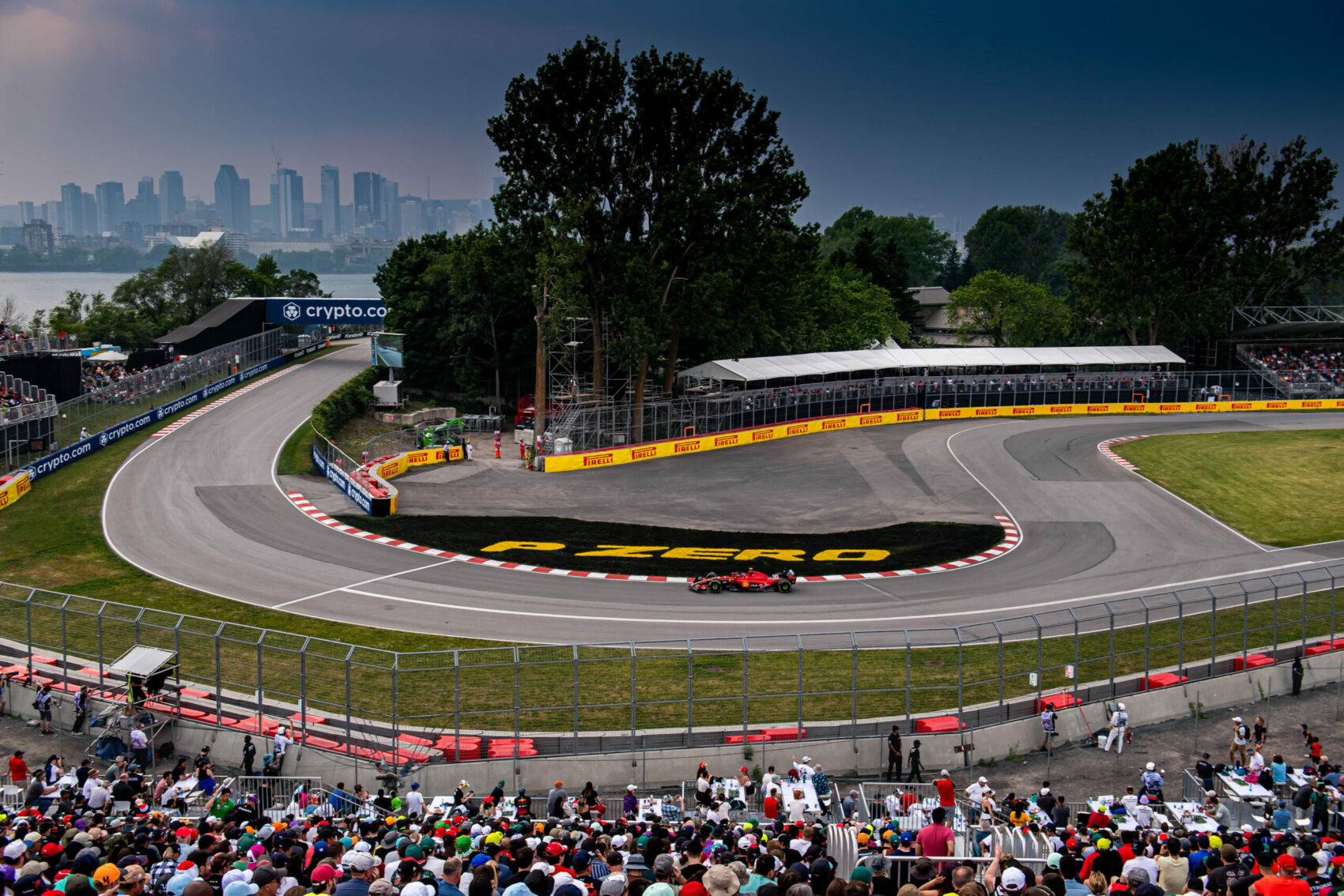 Falat bont az FIA a pilóták javaslatára