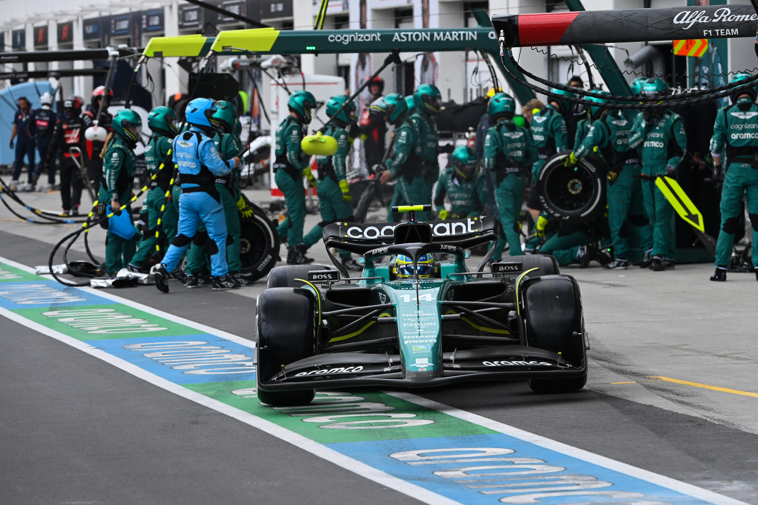 Egy szörnyű emlék is okozhatta, hogy Alonsót lassításra kérték