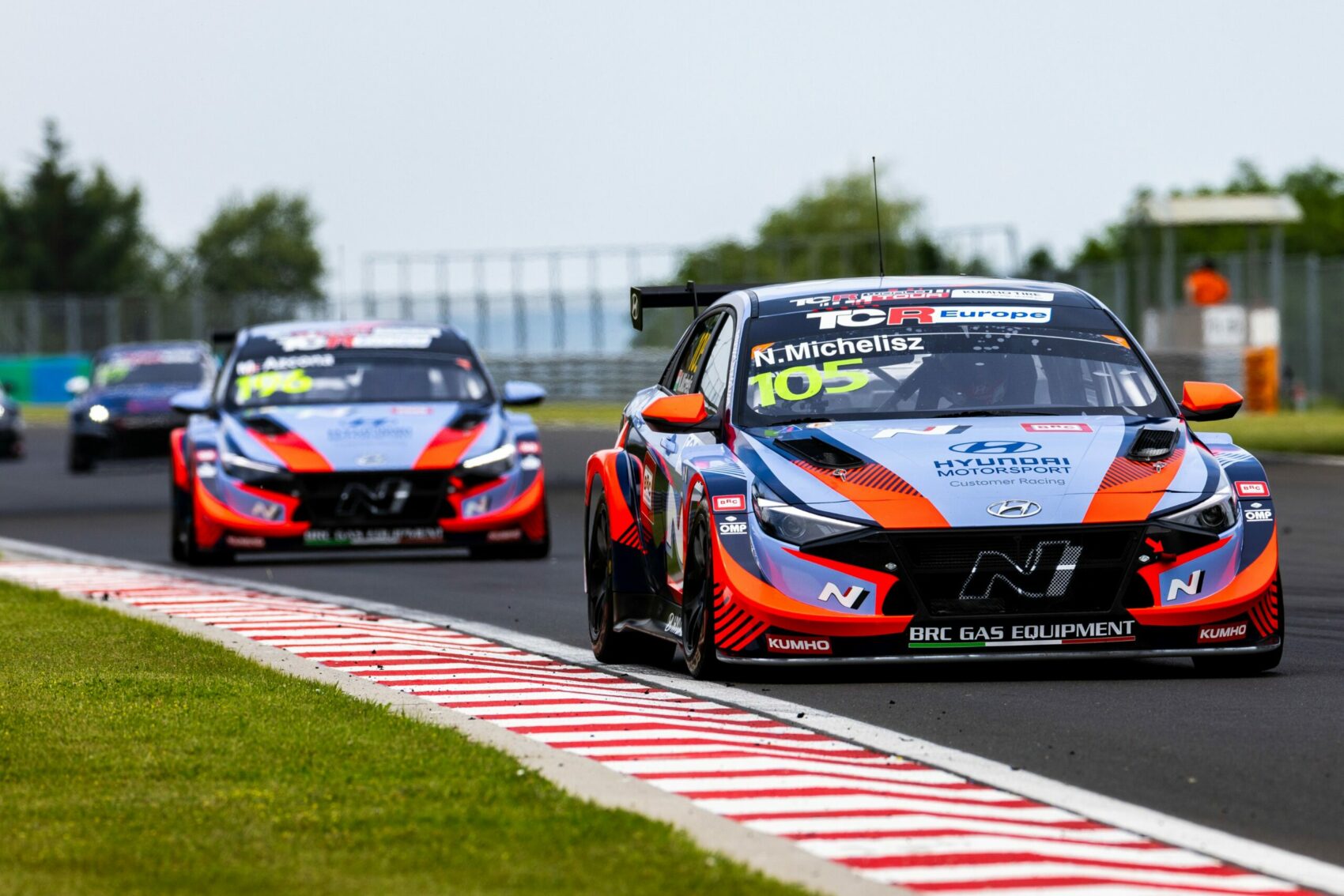 Michelisz barátjával ütközött a rajtnál, elvesztette pontelőnyét