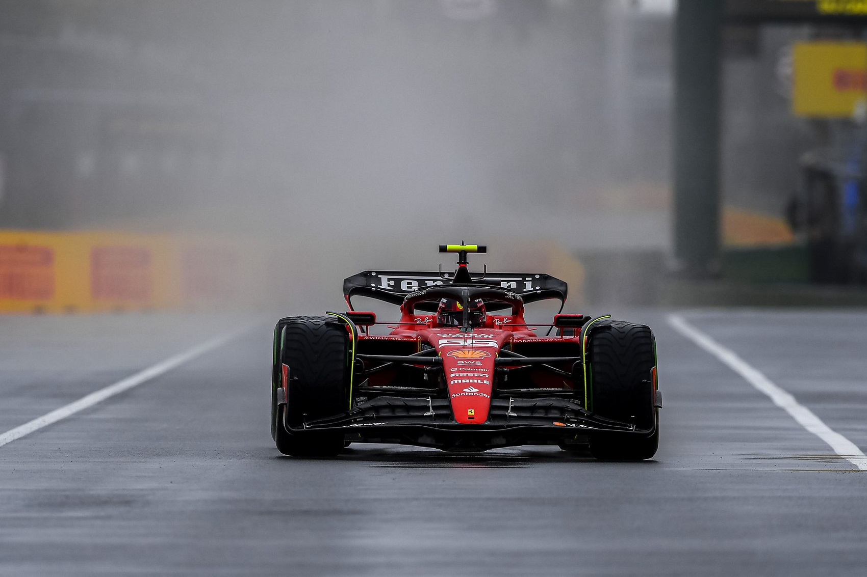 Foghatja a fejét az időmérő előtt a Ferrari, a Mercedesnek oda a „tempója”