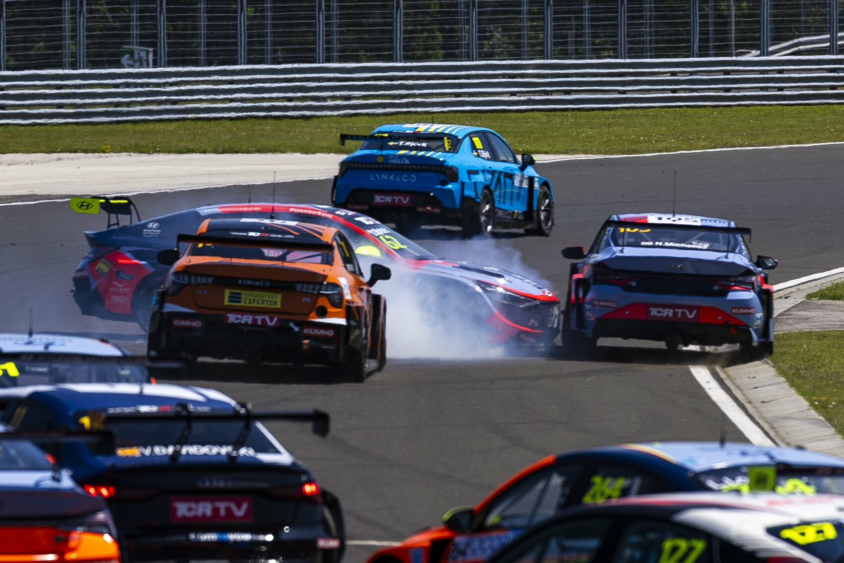 „Öt év múlva is a falba teszlek” – riválisát fenyegeti a Micheliszt kiütő versenyző