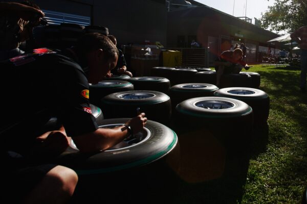 Red Bull, tyre, gumi, abroncs, Bridgestone