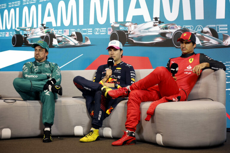 Fernando Alonso ,Sergio Pérez, Carlos Sainz