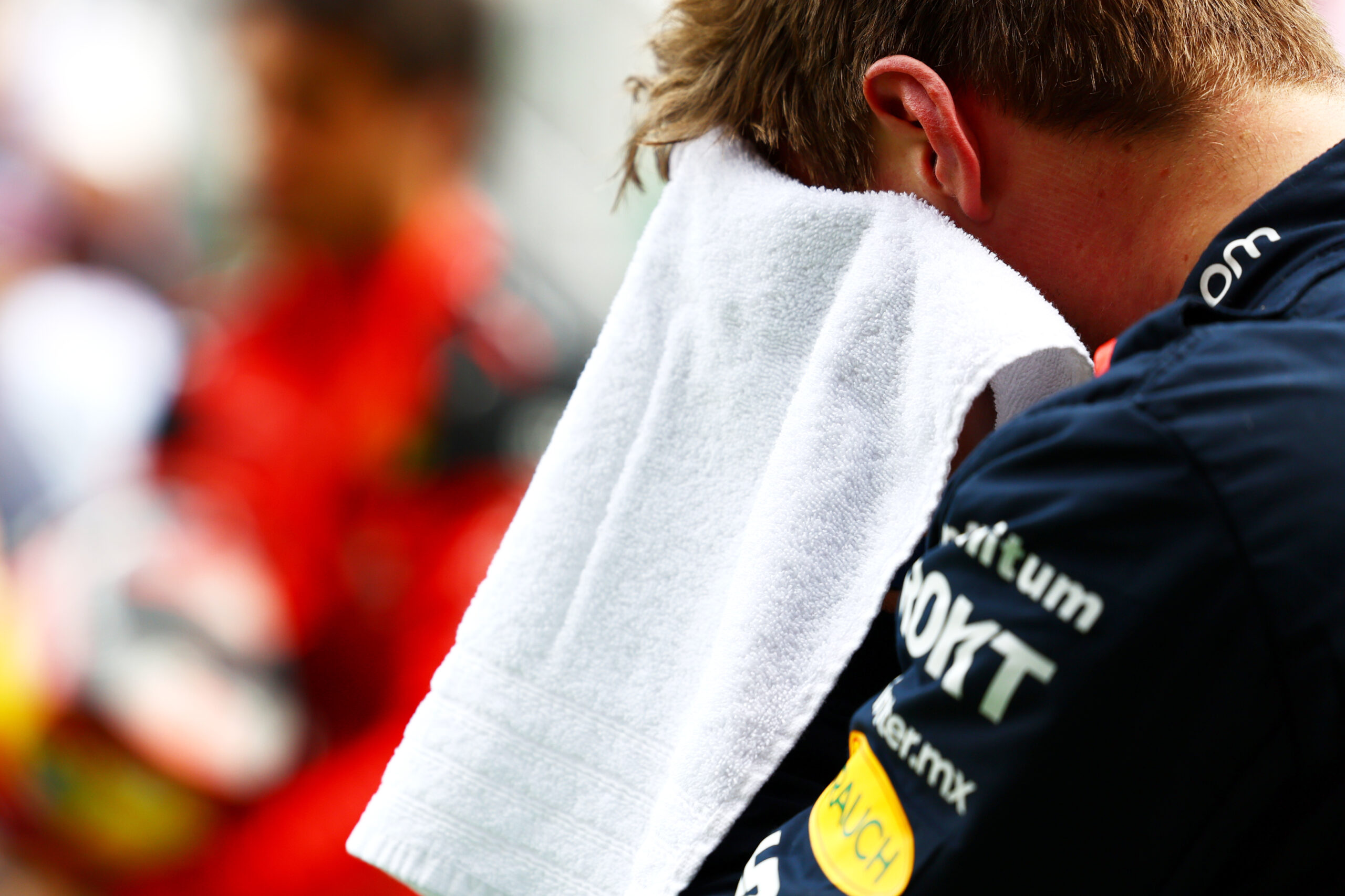 Korán örült Verstappen: veszélyben volt az 1. helye