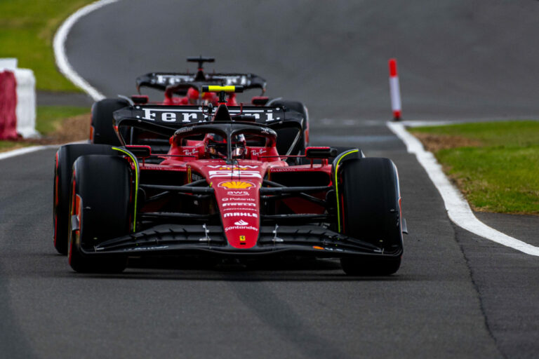 Carlos Sainz, Charles Leclerc, Ferrari, Brit Nagydíj