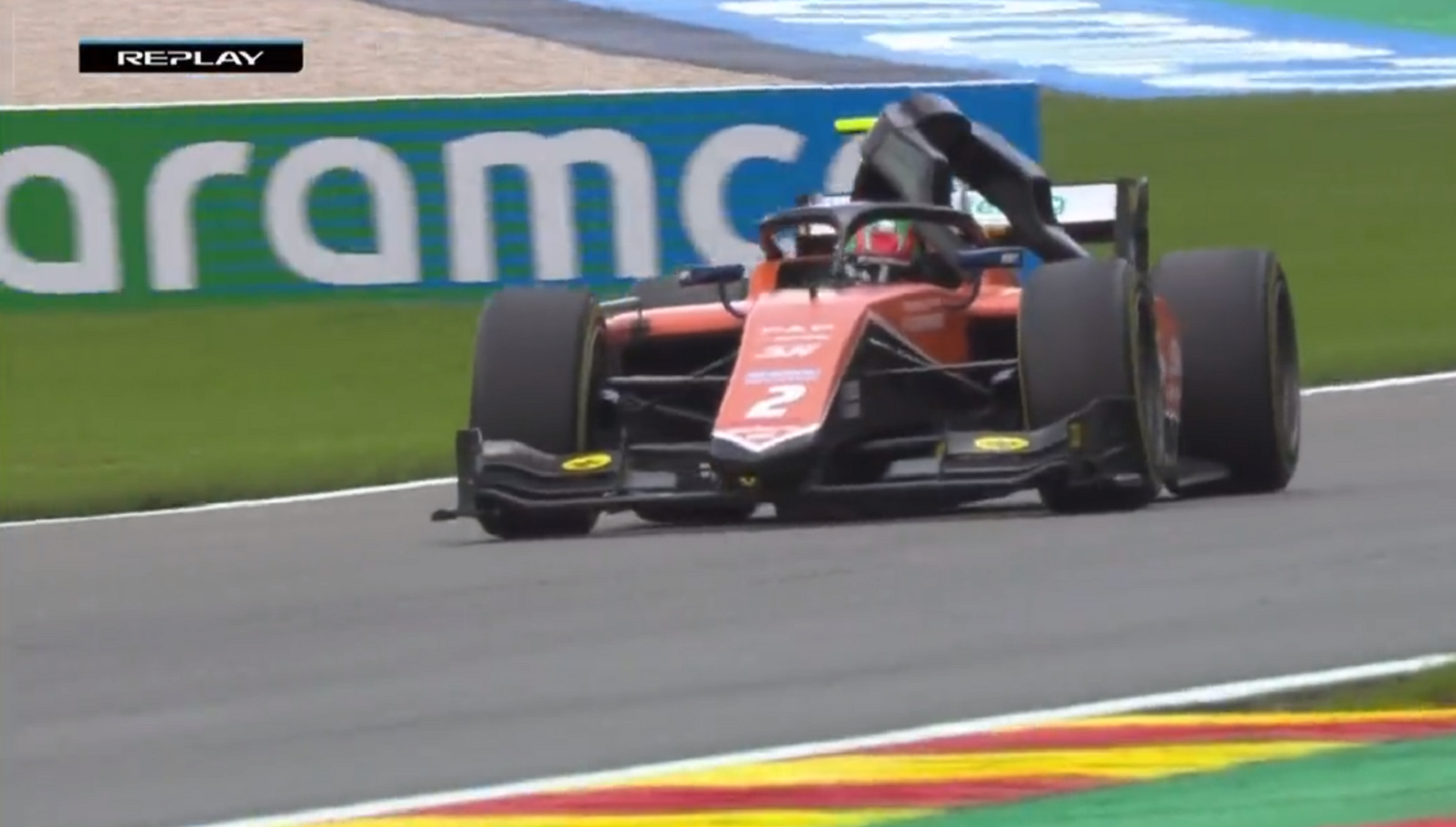 Ritkán látott hiba az F2-ben – nem sokon múlott a baj (videó)