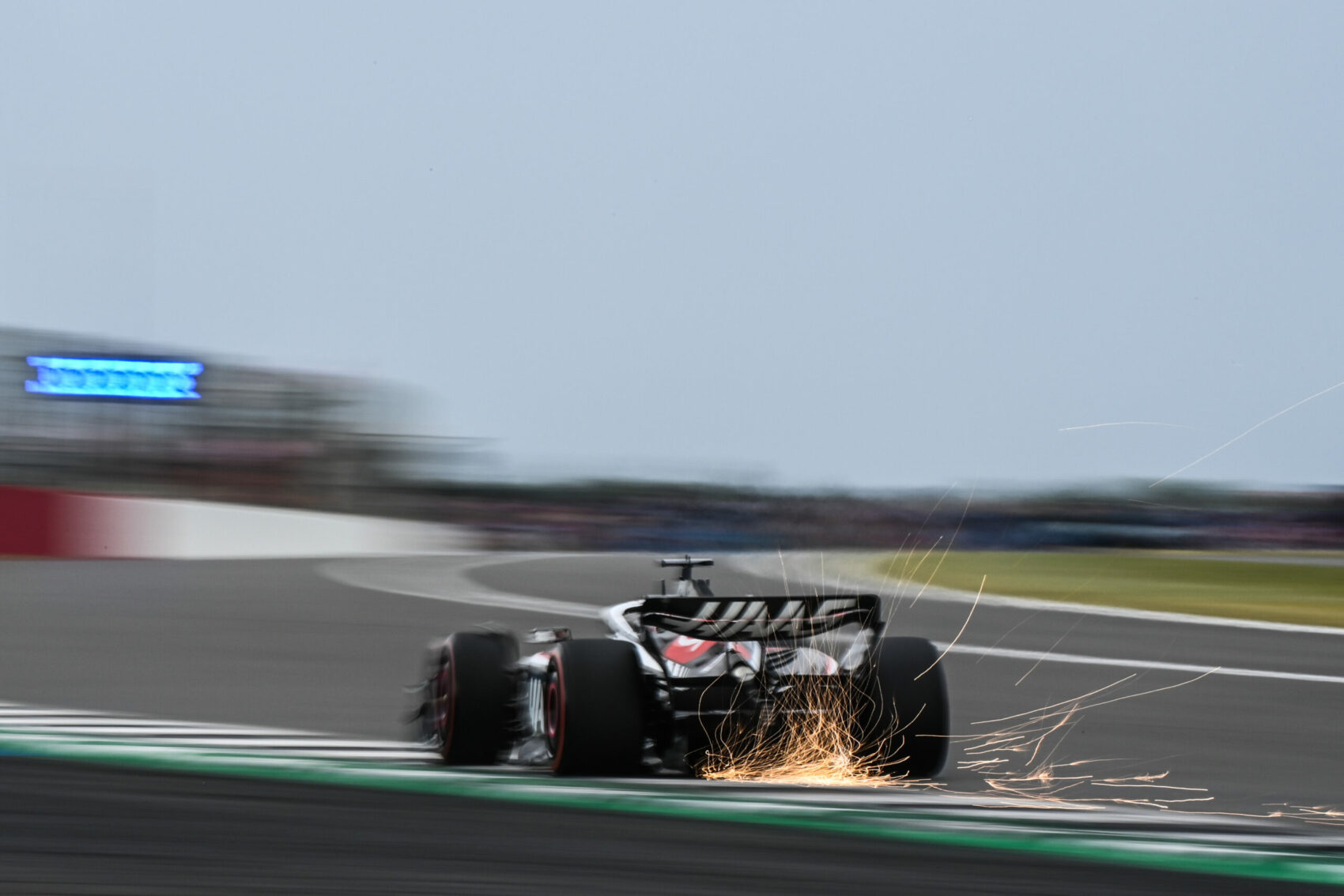„Vészcsengő” szól a Haasnál a Ferrari miatt