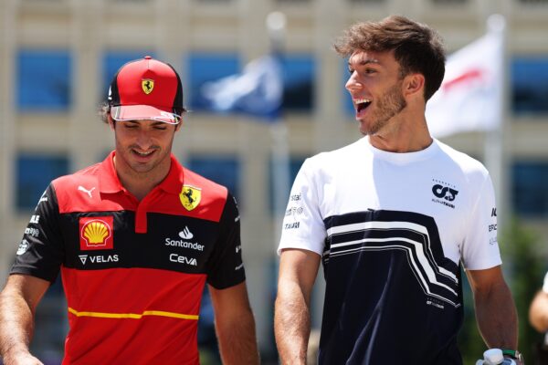 Carlos Sainz, Pierre Gasly. Ferrari, AlphaTauri