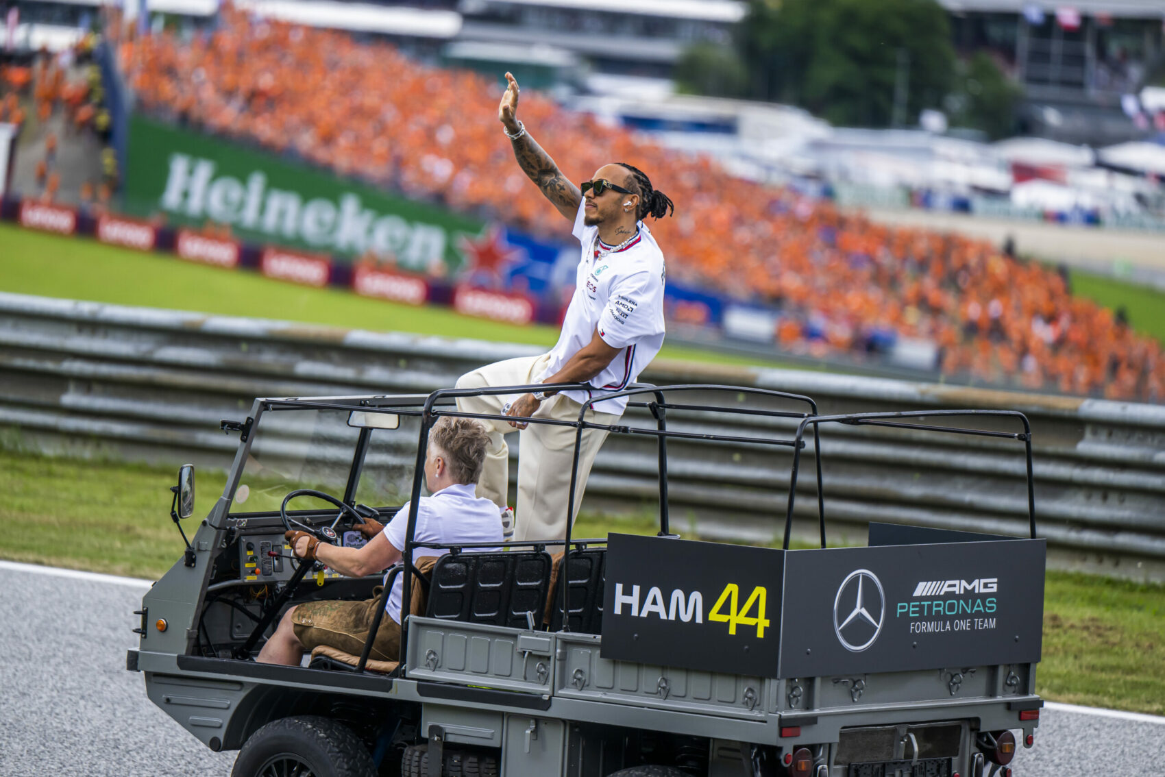 Hamilton 20 éves teniszezőnőre cserélhette le Shakirát a Magyar Nagydíj előtt