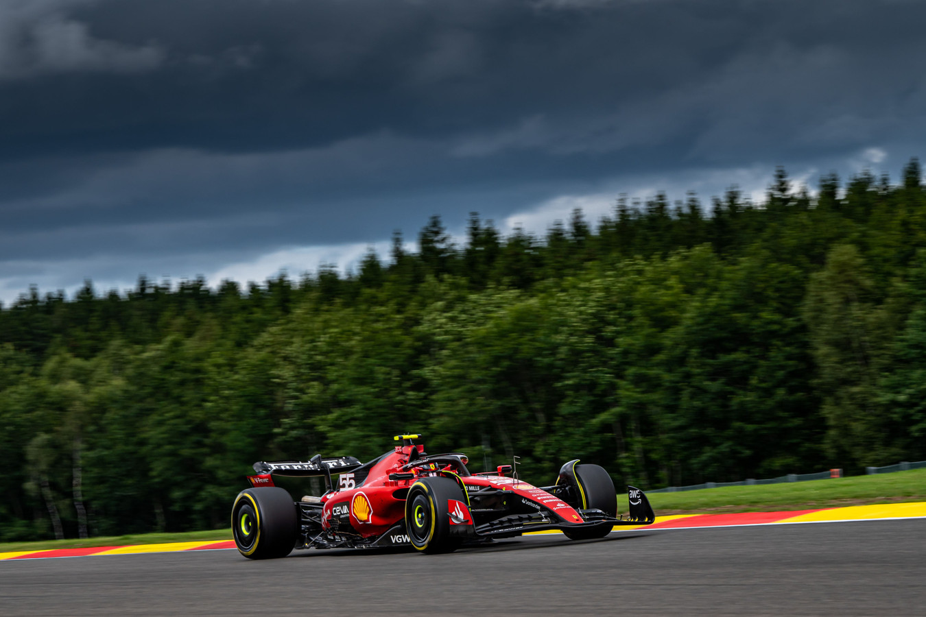 Sainz Piastriról: Mindenki balesetet okoz, aki ott akar előzni