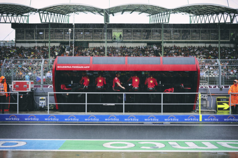 F1 Ferrari bokszutca fal