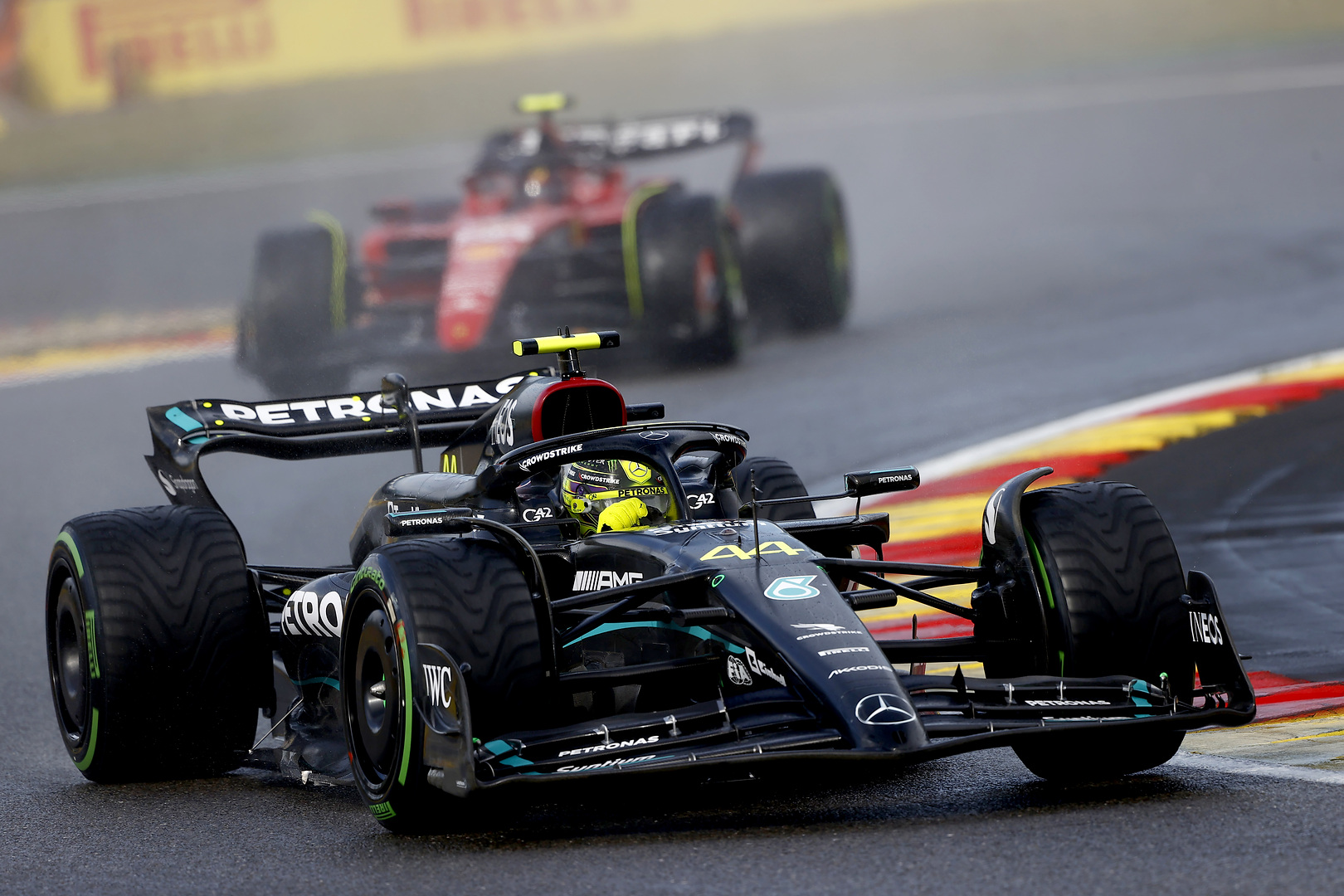 Mercedes: Lehagytuk a Ferrarit