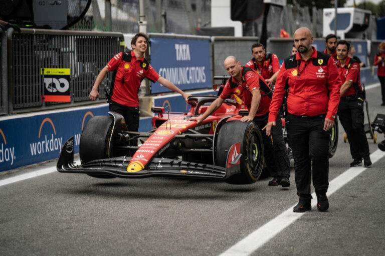 F1 Ferrari szerelők, Sainz, Forma-1