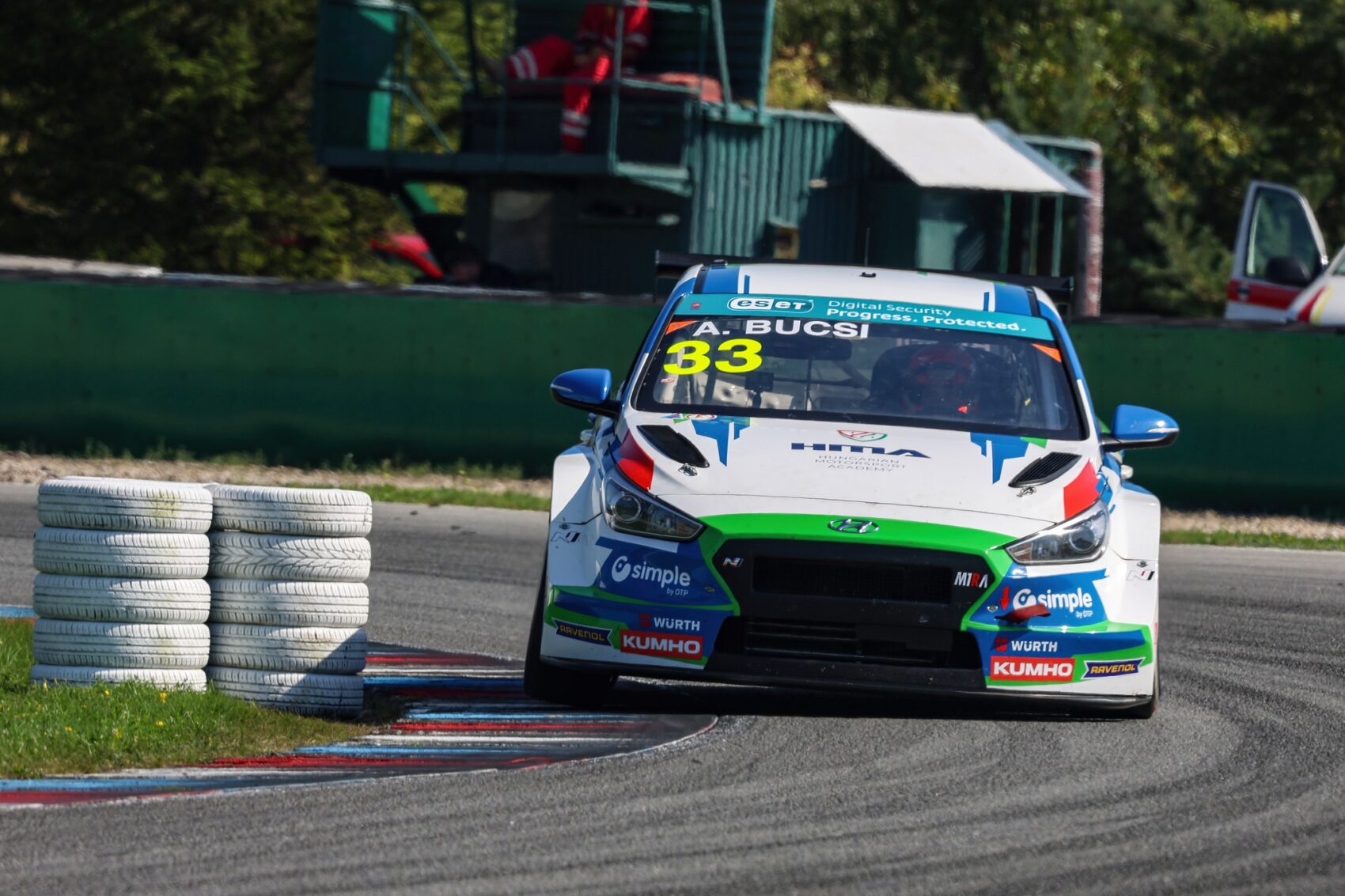 Bucsi Attila újoncként kezdett győzelemmel a TCR Eastern Europe-ban