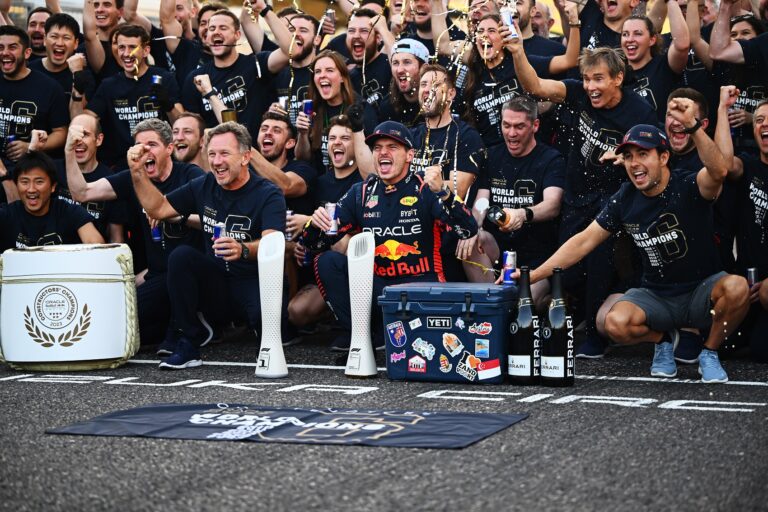 Christian Horner, Max Verstappen, Sergio Pérez, Red Bull, Japán, világbajnoki cím