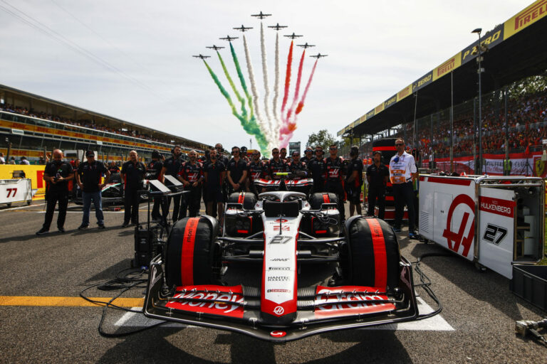 F1 Haas szerelők