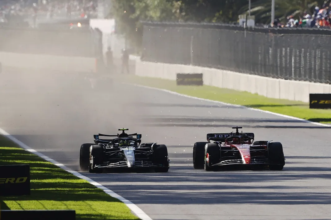 F1 Lewis Hamilton Mercedes Charles Leclerc Ferrari előzés csata