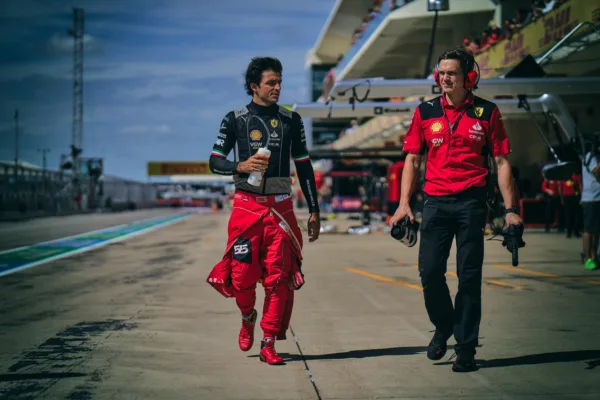 Carlos Sainz, Rupert Manwaring, Ferrari