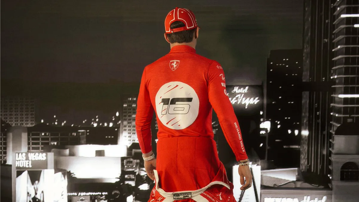 „Mamma mia” – nem túl őszinte Leclerc-ék meglepődése az új Ferrari-overall láttán