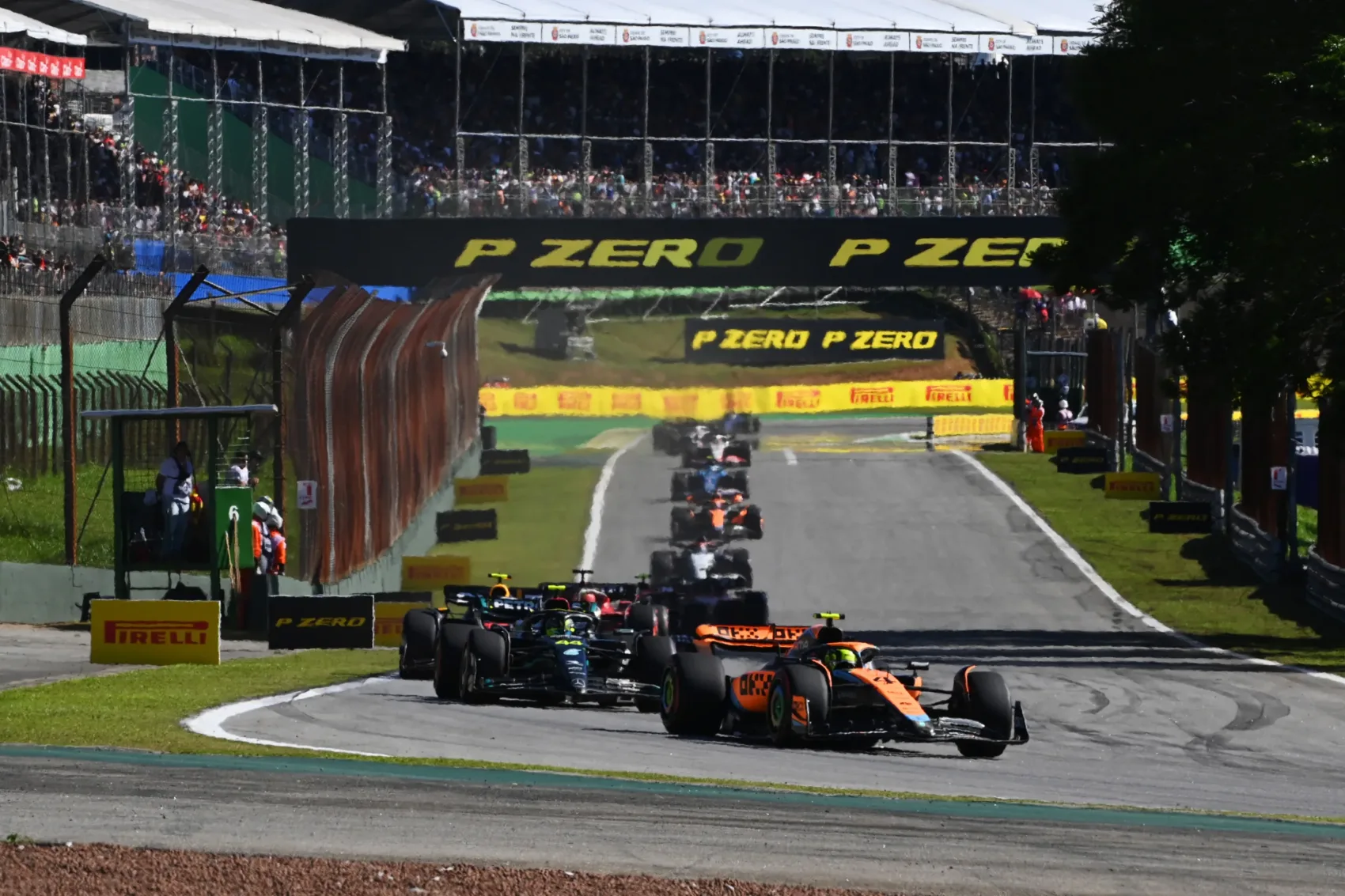 Megint variálnak néhány F1-es verseny menetrendjével, egy fontos szabály is változik