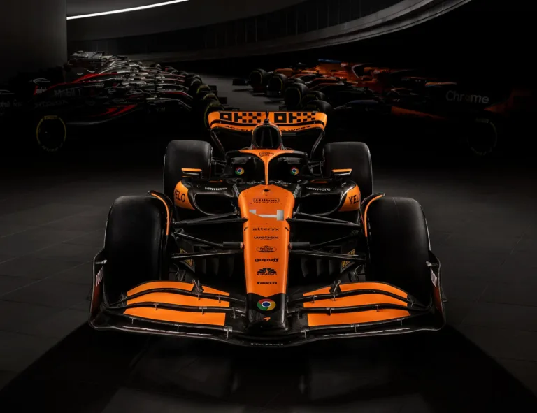 A McLaren 2024-es festése
